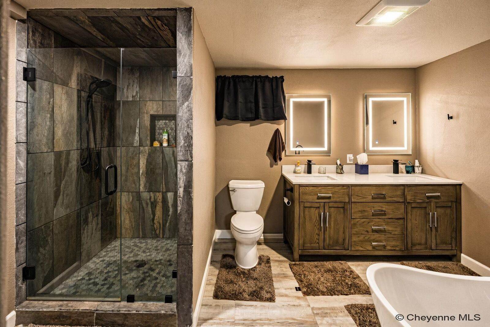 3532 Sunrise Rd, Cheyenne WY - photo 4 of 35