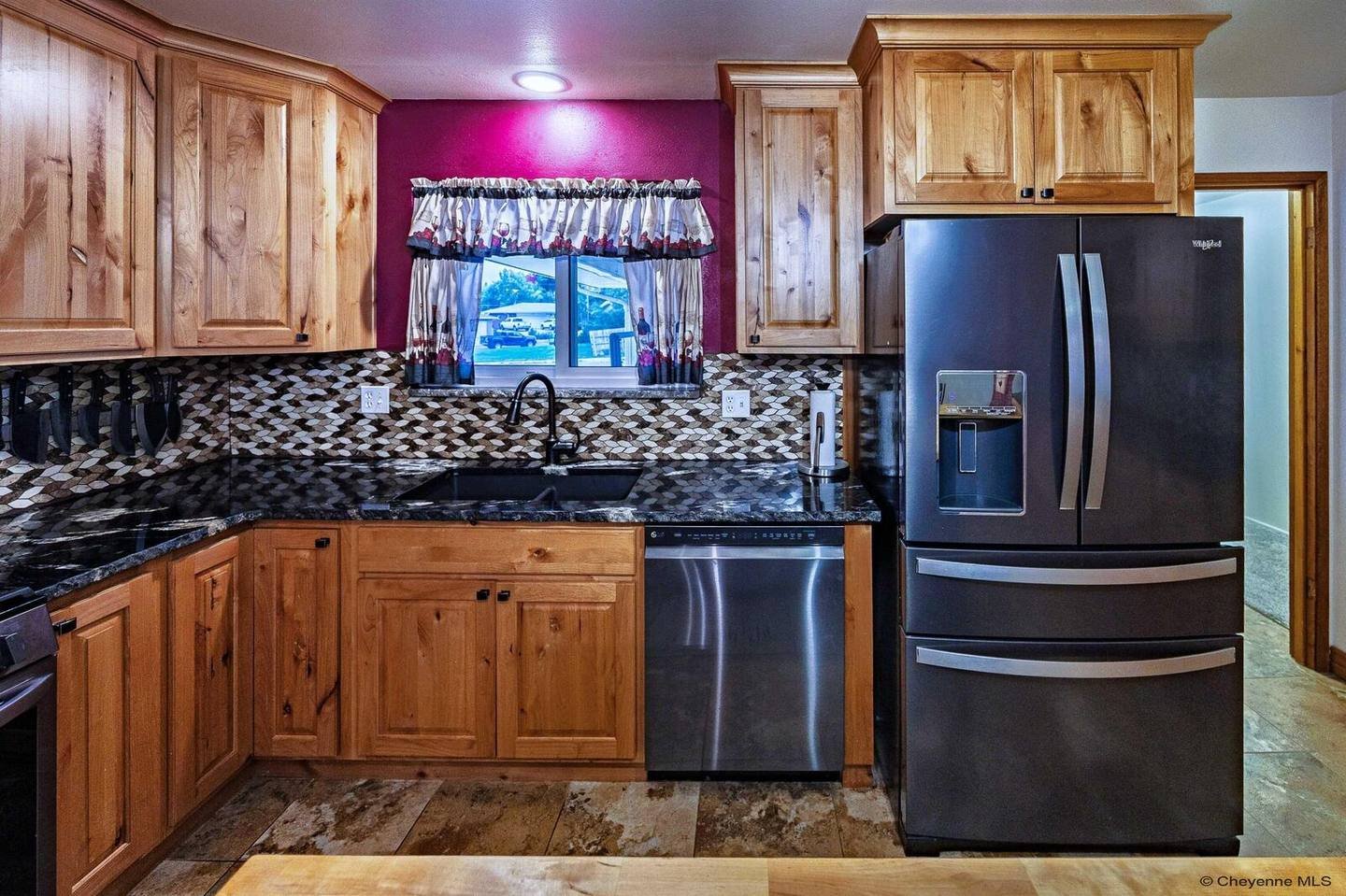 3532 Sunrise Rd, Cheyenne WY - photo 5 of 35