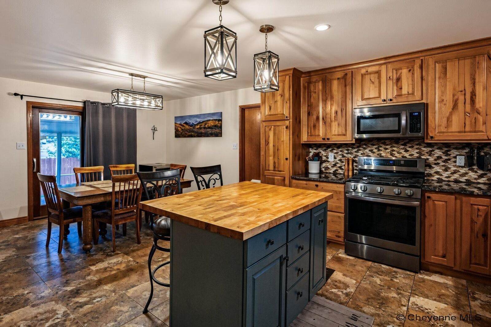 3532 Sunrise Rd, Cheyenne WY - photo 11 of 35